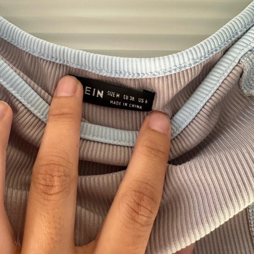 Colorblock Ribbed Crop Top - Picture 2 of 2